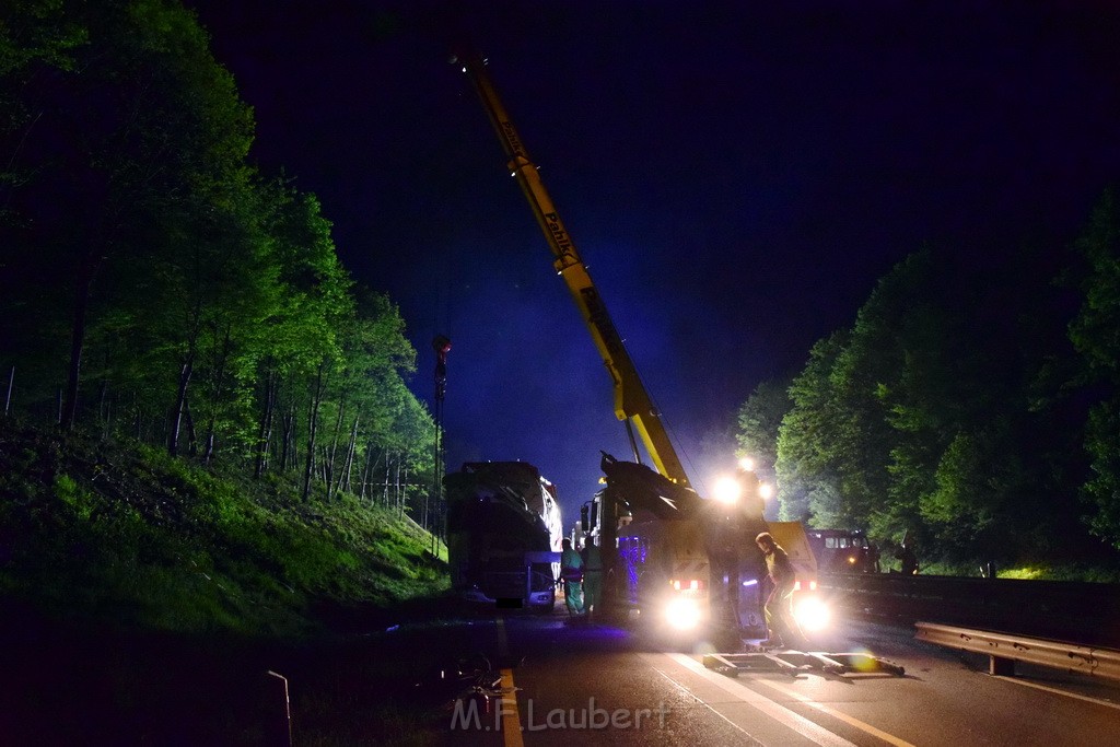 VU Gefahrgut LKW umgestuerzt A 4 Rich Koeln Hoehe AS Gummersbach P732.JPG - Miklos Laubert